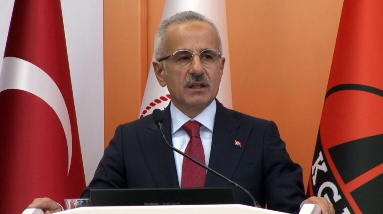 Bakan Uraloğlu: “Trafik güvenliğini arttırmak adına akıllı ulaşım sistemlerini yaygınlaştırıyoruz”