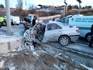 Başkentte feci kaza: Aynı aileden 3 kişi öldü, 1 bebek ağır yaralı
