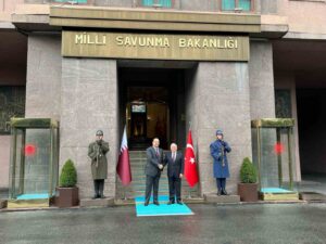 Bakan Güler, Katar Savunma Bakanı Al-Attiyah ile bir araya geldi