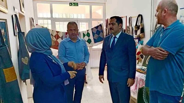 ÇELEBİ’DE EL EMEKLERİ SERGİLENDİ