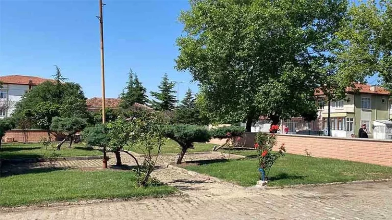 HACILAR’DA PARKLAR YENİLENİYOR