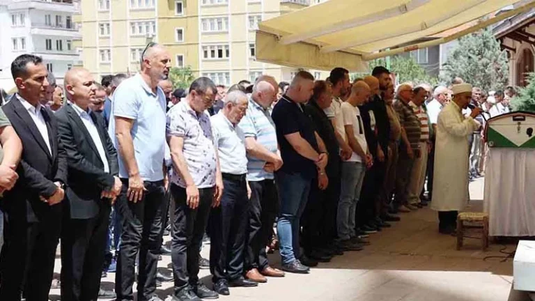 KIRIKKALELİ İŞ İNSANI DUALARLA UĞURLANDI
