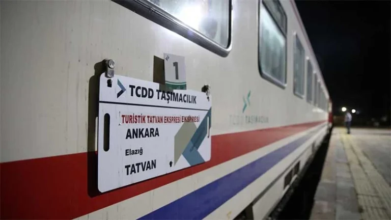 TURİSTİK TREN, KIRIKKALE’DEN GEÇTİ 