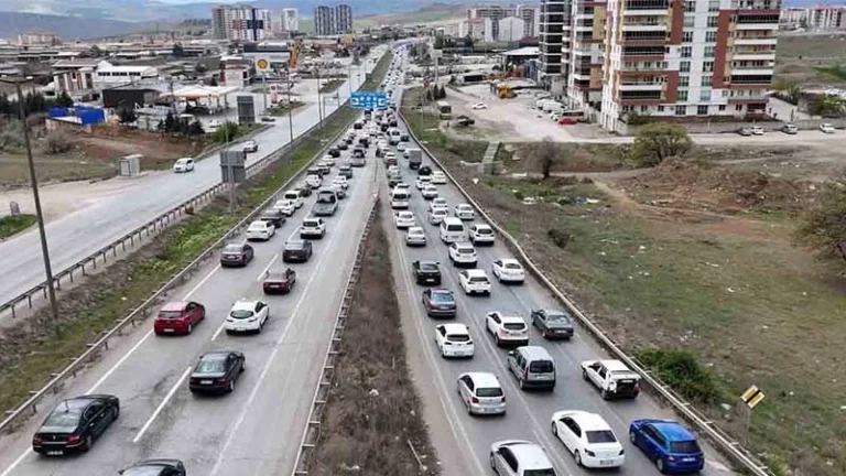 TATİLİ DEĞİL, AKRABA ZİYARETİNİ TERCİH ETTİK