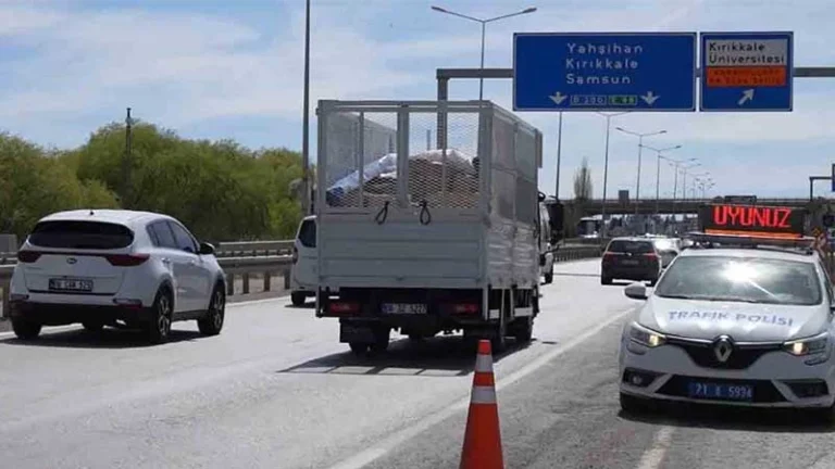 KIRIKKALE’DE ÇEVREYE RAHATSIZLIK VEREN 559 ARACA CEZA