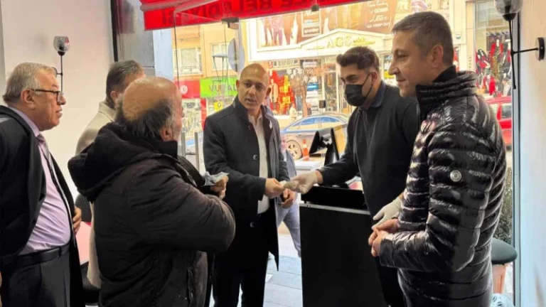 Önal, Kent Lokantasında vatandaşlarla buluştu