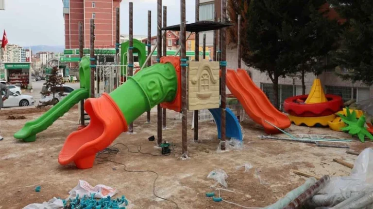Alevlere teslim olmuştu! Kırım Parkı yenileniyor