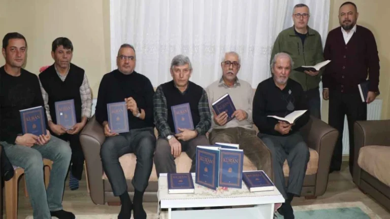 10 yılda Kur’an-ı Kerim’in Türkçe mealini yazdılar