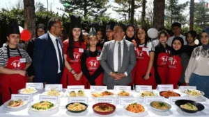 Öğrenciler bu kez yemekte yarıştı