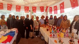 Hanımeli Pazarı’nda el emeği ürünler göz kamaştırıyor