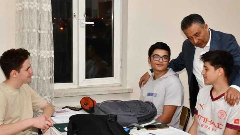 Lise öğrencileri moral buldu