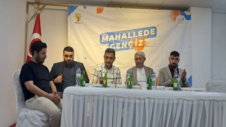 Mahallelerde AK Partili gençler buluşması