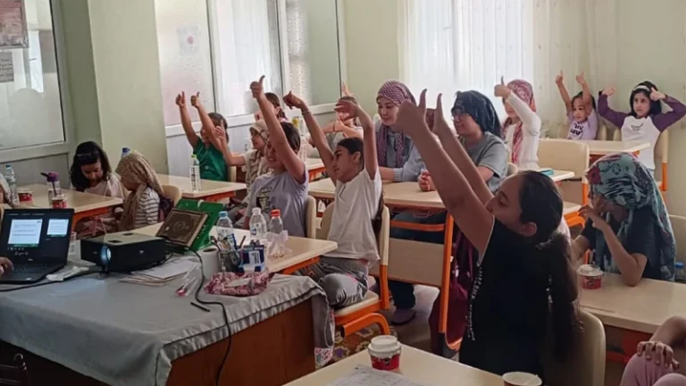 Yeşilay’dan gençlere bağımlılıkla mücadele eğitimi