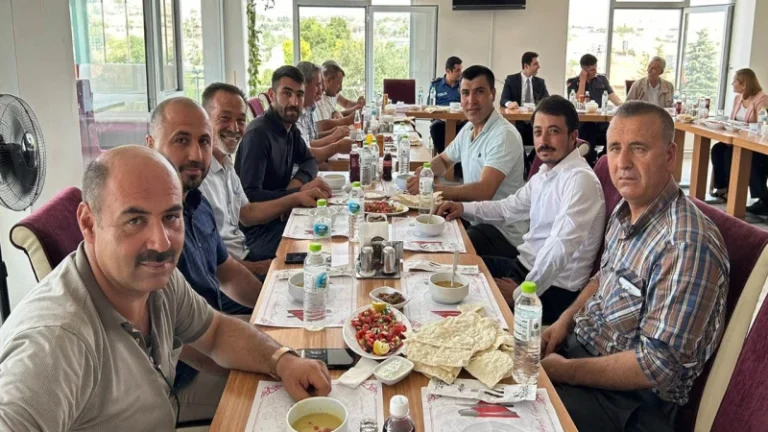 Karakeçili’de Kaymakam Ergin’e veda yemeği