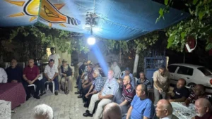 AK Parti heyeti vatandaşlarla buluştu