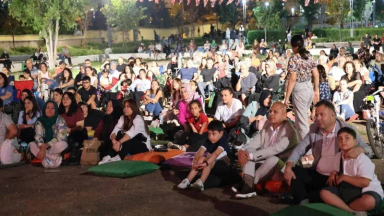Kırıkkale Belediyesi’nden yıldızların altında sinema keyfi