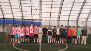 Camiler arası futbol turnuvası yarı finallere taşındı
