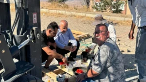 Başkan Cönger’den emekçilere kahvaltı ziyareti
