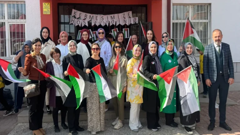 Öğrencilerden ‘Gazze için Seferberiz’ kermesi