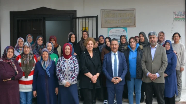 Mahalle Konaklarında kadınlar meslek öğreniyor