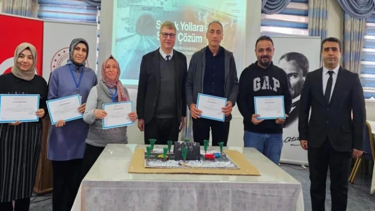 Kırıkkale’de önemli “Scientix Projesi STEM Eğitimi” çalıştayı tamamlandı