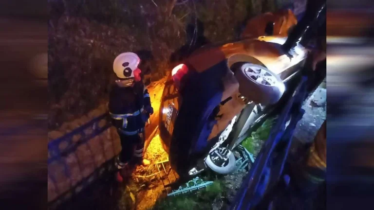 Selimözer Mahallesi’nde korku dolu anlar: Araç kanala düştü!