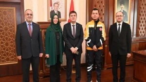Vali Sarıibrahim’den yılın sağlık kahramanlarına tebrik
