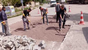 Mahalle yollarında yoğun mesai