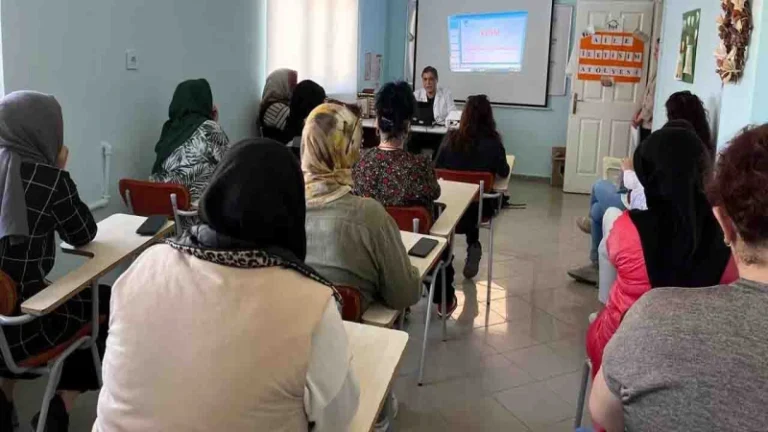 Kadın sağlığı ve sağlıklı annelik anlatıldı