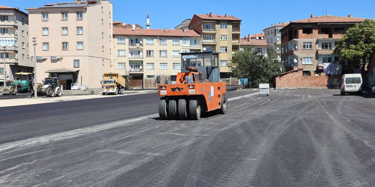 sungurlu-eski-sanayi-sitesi-sicak-asfaltla-bulusturuldu