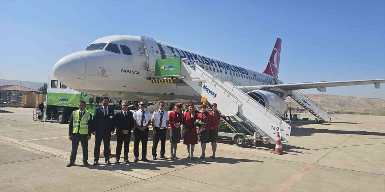 yenilenen-siirt-havalimani’na-ilk-yolcu-ucagi-indi