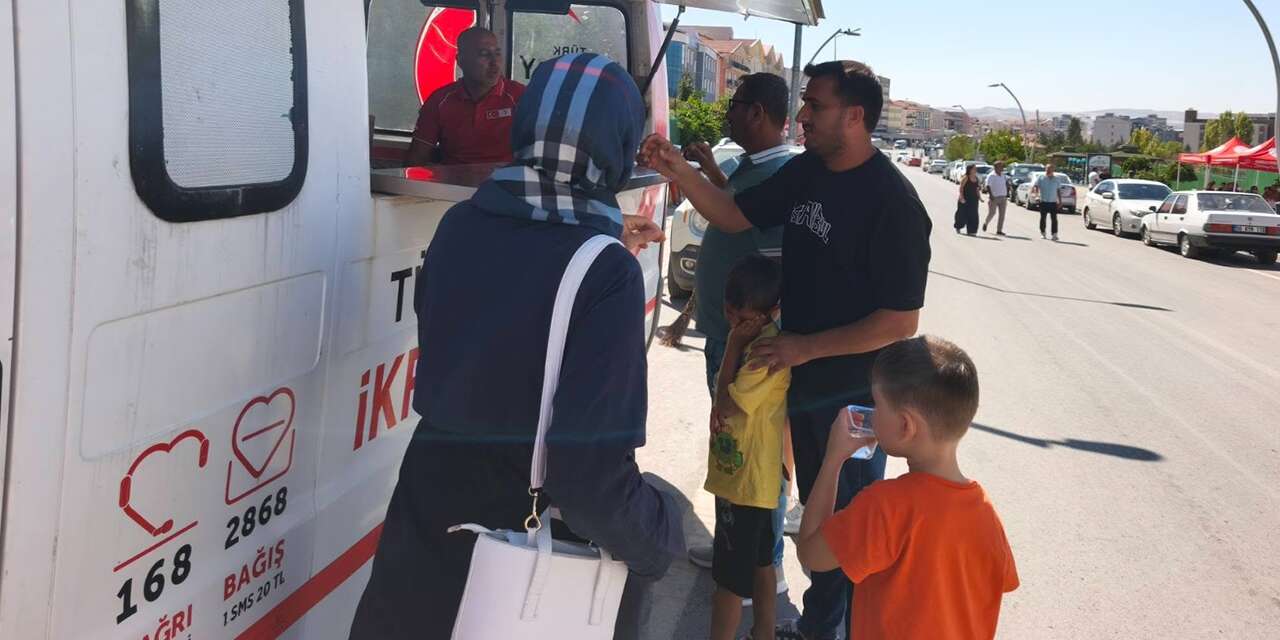 turk-kizilay’dan-ogrenci-ve-velilere-sicak-karsilama