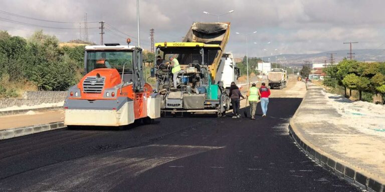 Karakeçili’de o cadde baştan sona yenileniyor! Sıcak asfaltla çehresi değişti