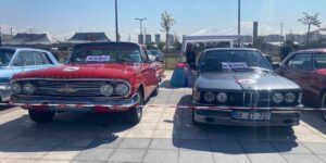 Sincan’da klasik otomobil tutkunları bir araya geldi