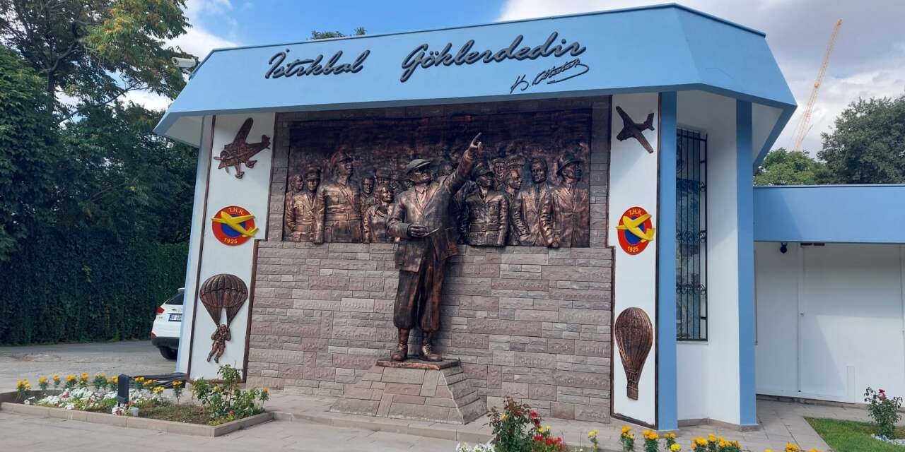 ankara’da-havacilik-tutkunlarinin-yeni-rotasi!-thk-muzesi-ziyaretci-cekiyor