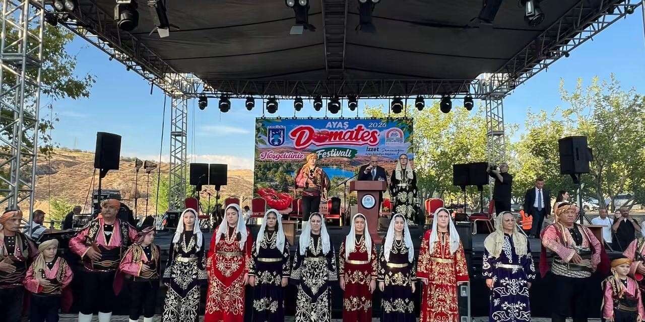 ayas-domates-festivali,-renkli-goruntulerle-basladi