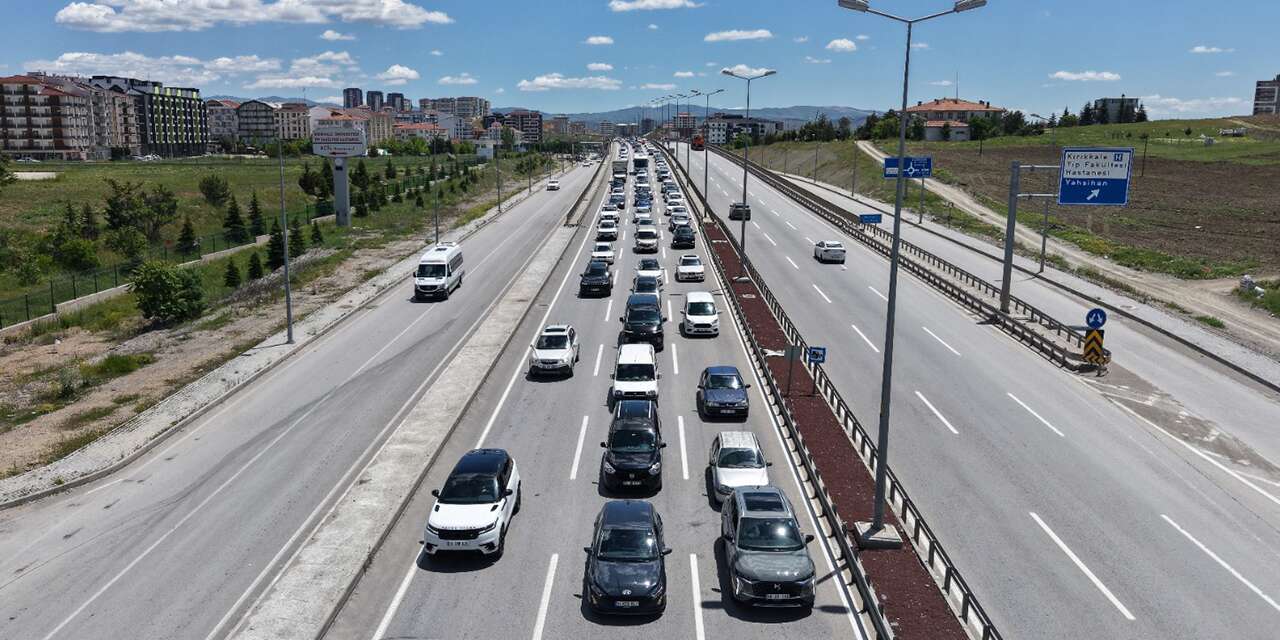 arac-kiralamada-yeni-donem-basladi:-bu-sinirlar-gecerli-olacak