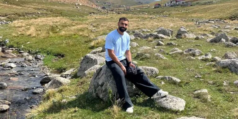 Trabzon’da Salah rüzgarı! Oturduğu taş bile ziyaretçi akınına uğradı