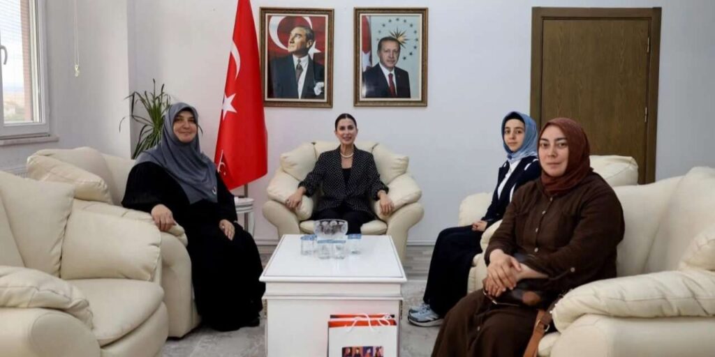 Bahşılı’da dikkat çeken buluşma: KADEM heyetinden ziyaret