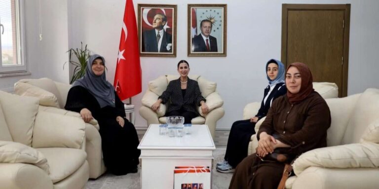 Bahşılı’da dikkat çeken buluşma: KADEM heyetinden ziyaret