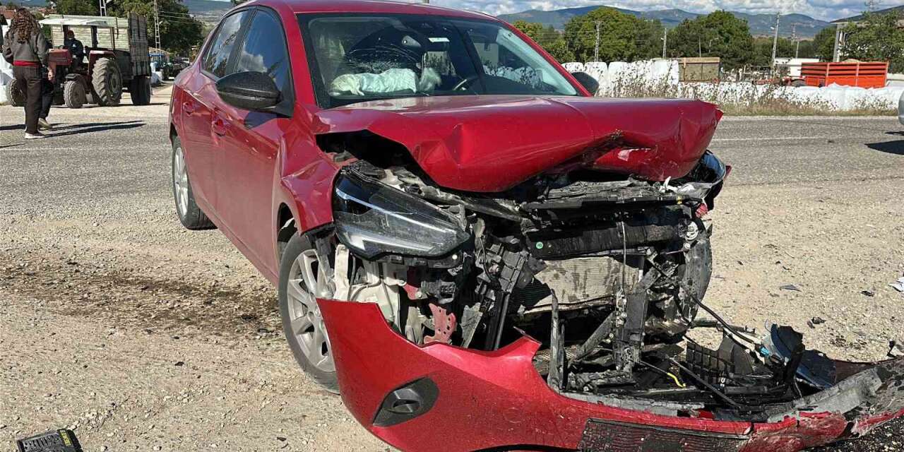 kastamonu’da-iki-otomobil-carpisti:-3-yarali