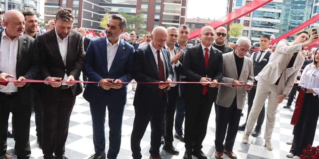 Yarım asırlık mobilya markası: Fatih Mobilya Showroom Mağazası açıldı