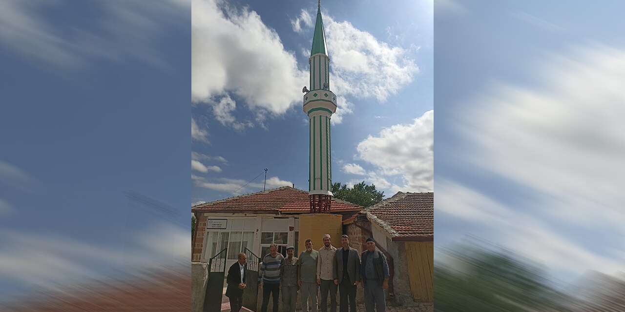 firtinada-yikilmisti:-cabatobasi-koyu-camii’nin-minaresi-yeniden-yukseldi
