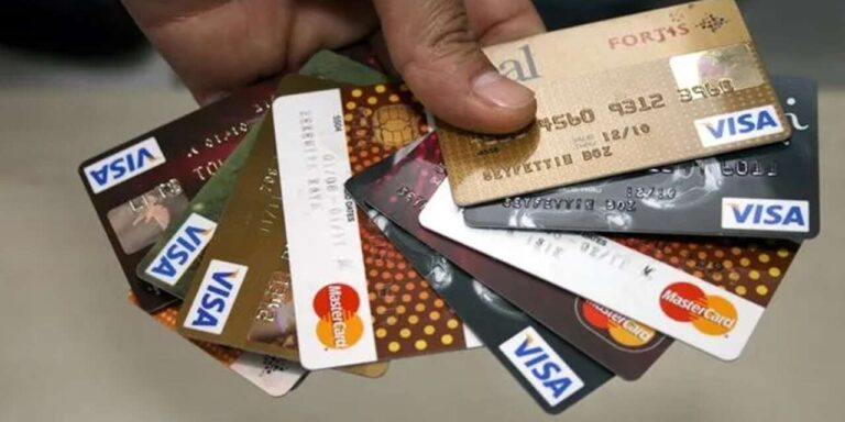 Kredi kartını makasla kesenler dikkat! Bu yöntem yeni nesil kartlarda risk oluşturabilir