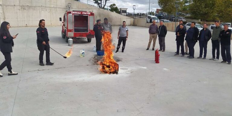 Alarm verildi! Sağlık personeli acil durum için sahaya çıktı