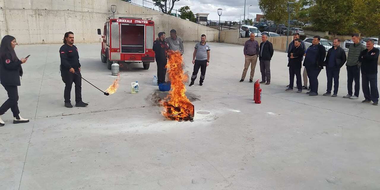 alarm-verildi!-saglik-personeli-acil-durum-icin-sahaya-cikti