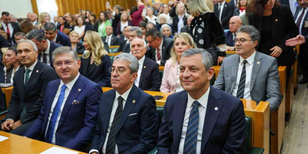 ozgur-ozel-acikladi:-“yeni-parti’nin-uye-sayisi-bu-sabah-753-bine-ulasti”