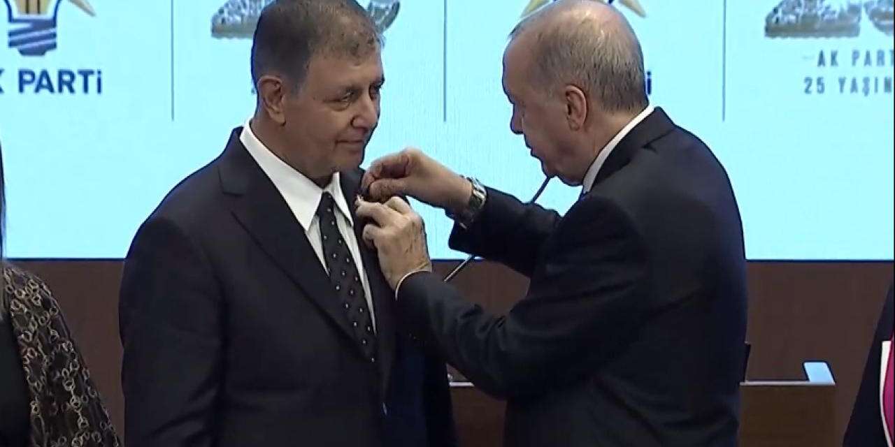 izmir-buyuksehir-belediye-baskani-cemil-tugay-ak-parti’ye-katildi