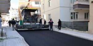 O mahallede yollar yenileniyor: Altyapı tamamlandı, asfalt başladı