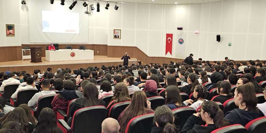 Lise öğrencilerine kritik eğitim: İş hayatına başlamadan öğreniyorlar